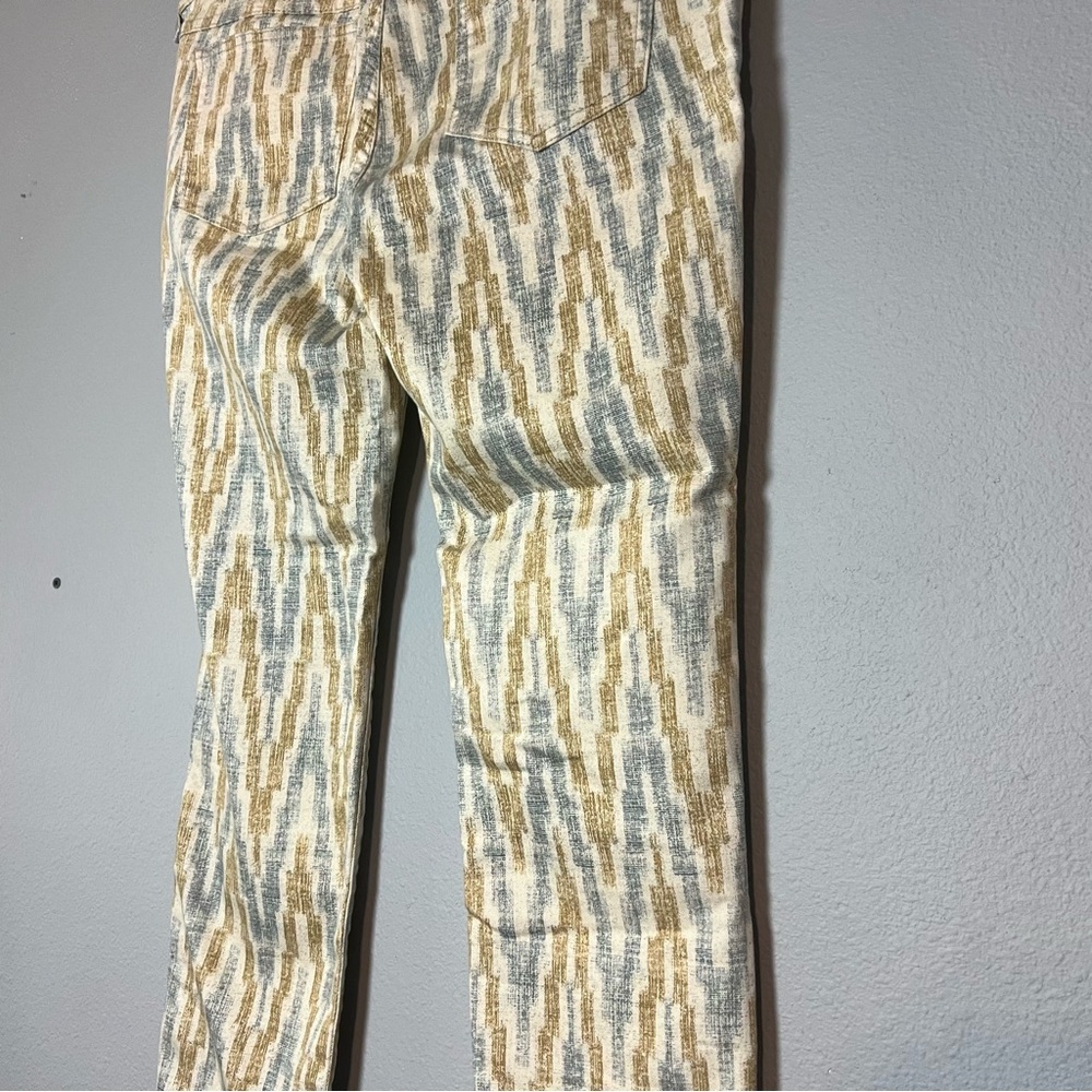 Printed Slim Ankle Pants in Soft Yellow & Light Blue - Picture 12 of 14